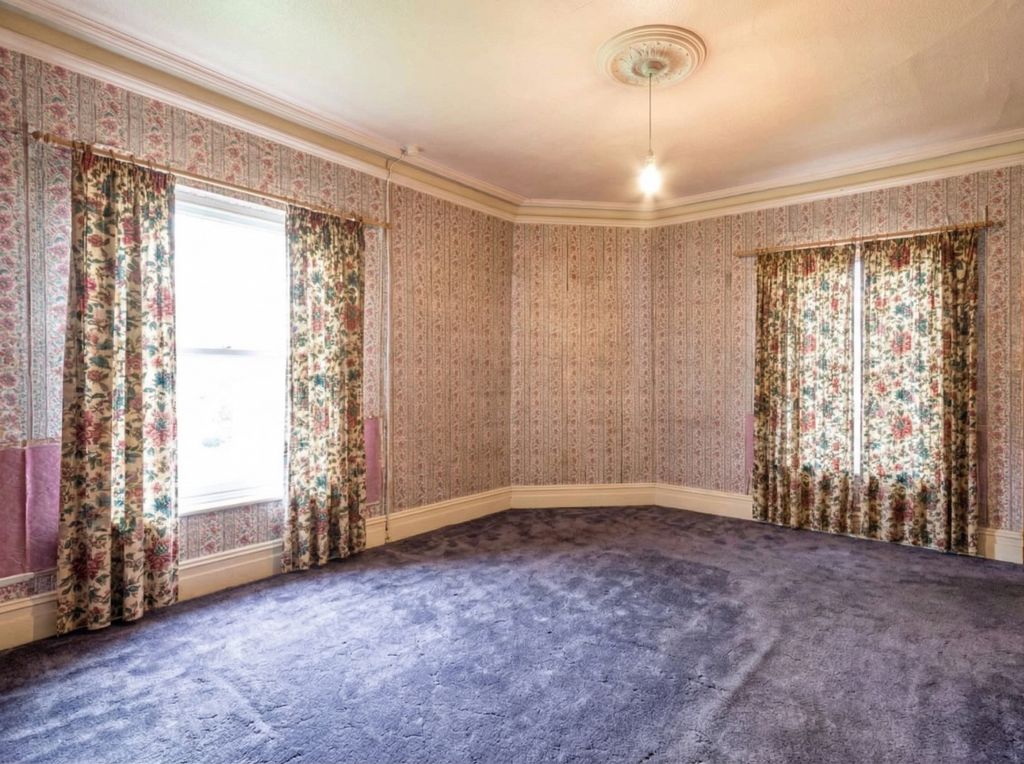 Property photo 3 of 16 Gemini_Generated_Image_Jr8Cwpjr8Cwpjr8c