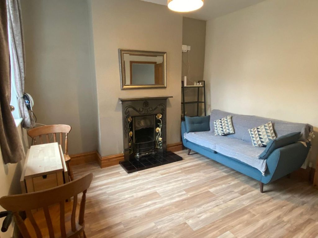 Property photo 2 of 18 Lounge 1.Jpg