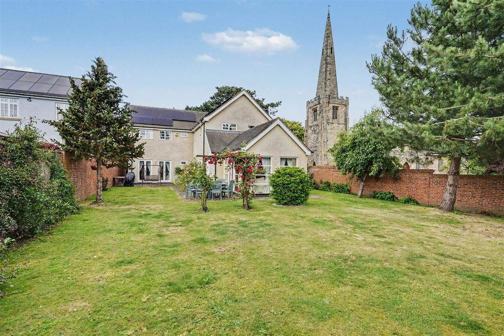 Property photo 1 of 34 Outside