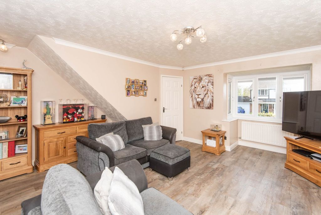 Property photo 2 of 22