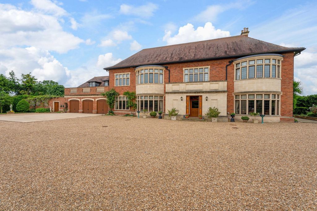 Property photo 2 of 44
