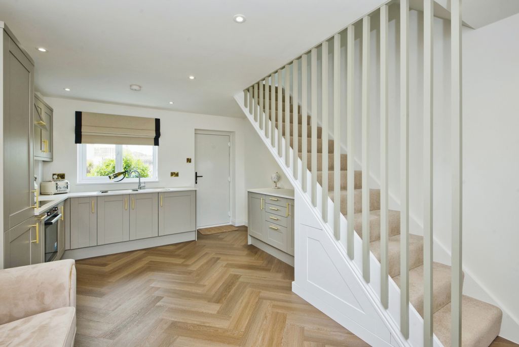 Property photo 1 of 15 Image