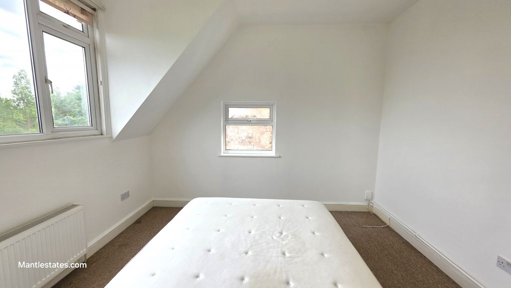 Property photo 3 of 15 Bedroom 2