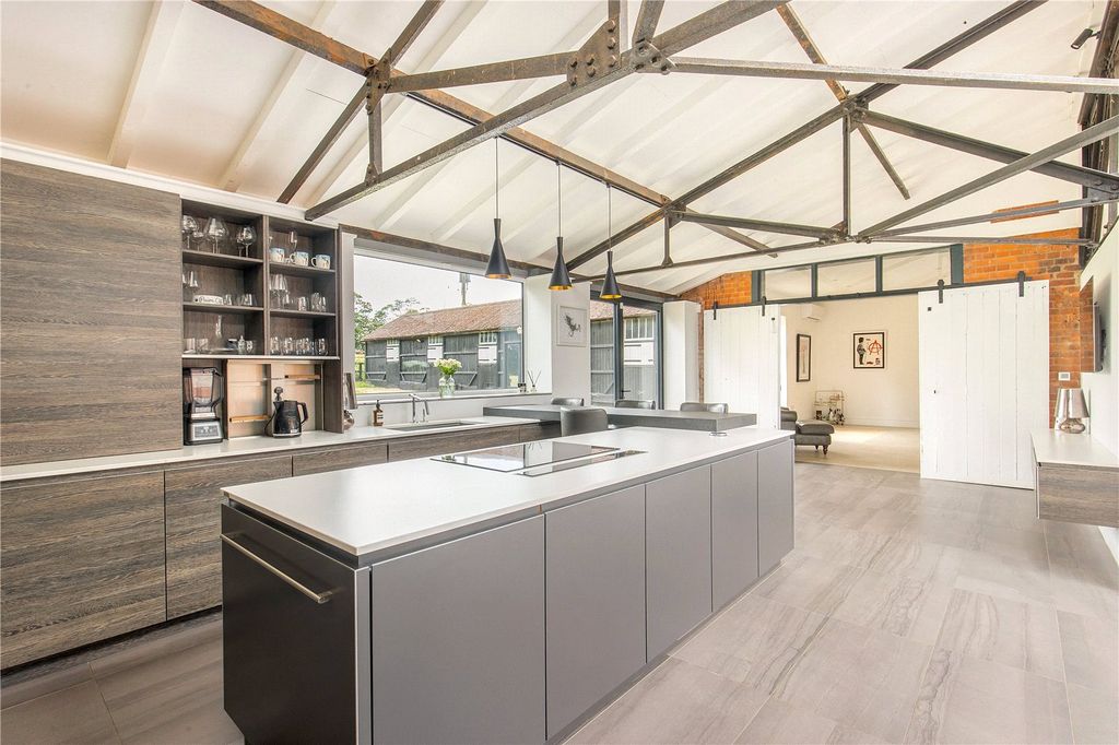 Property photo 3 of 16 Kitchen