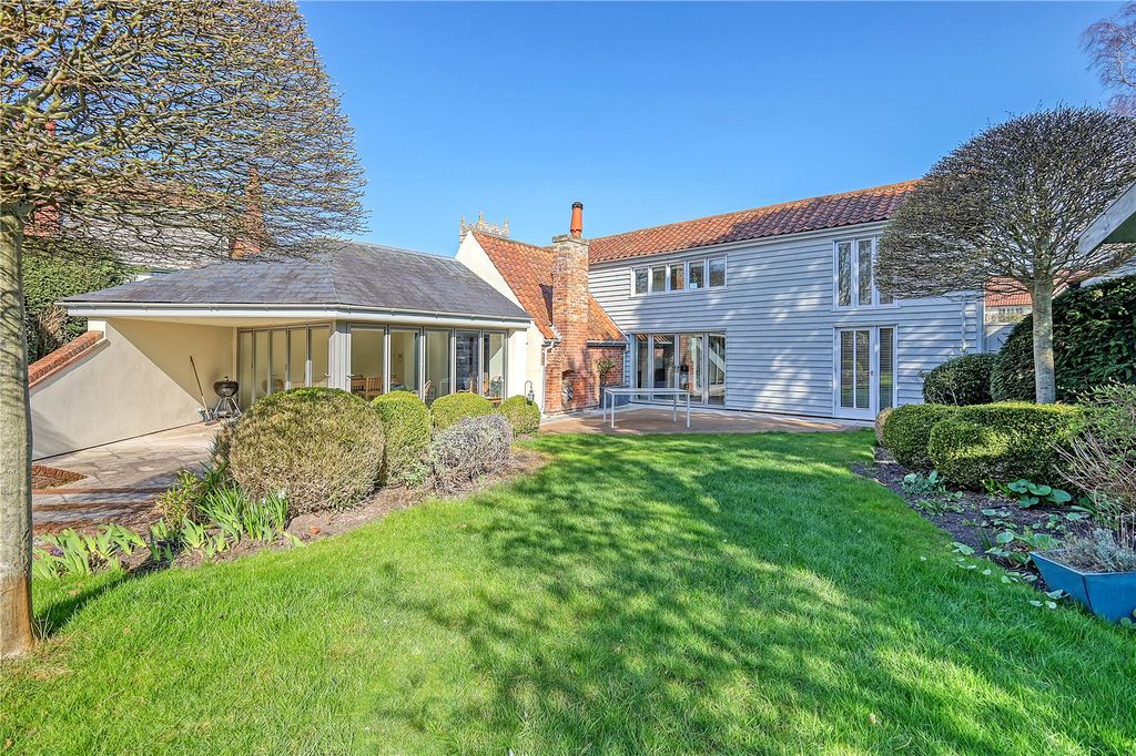 Property photo 1 of 17 The Pyghtle