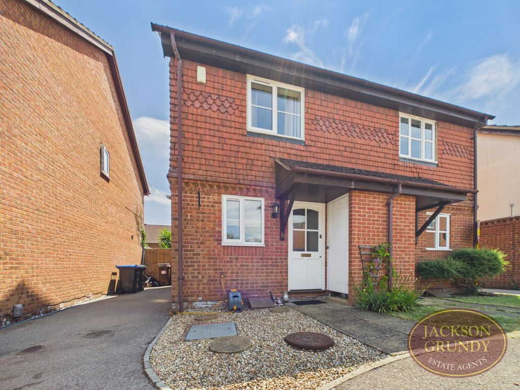 Property photo 1 of 12 Aster Close