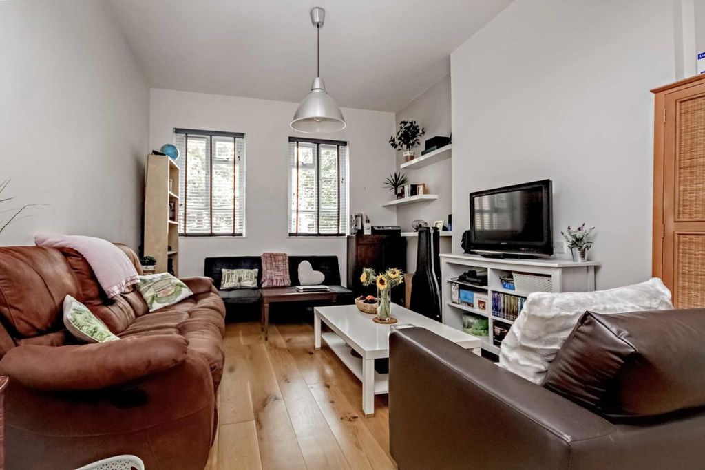 Property photo 3 of 5