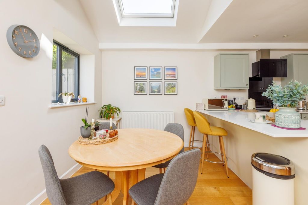Property photo 3 of 25 3 Marmaduke Street-9.Jpg