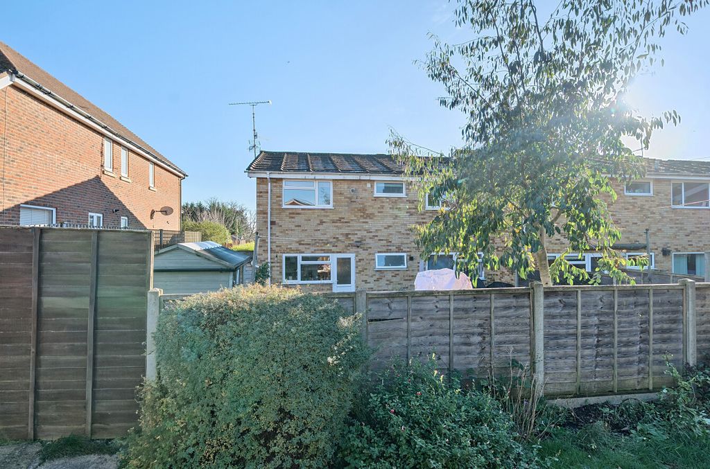 Property photo 1 of 12 1384628-1-692064c...