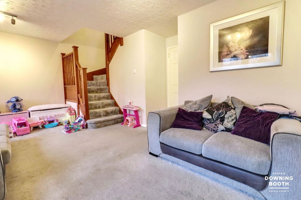 Property photo 2 of 25