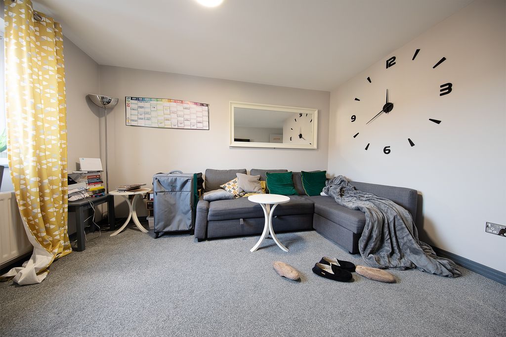 Property photo 2 of 19
