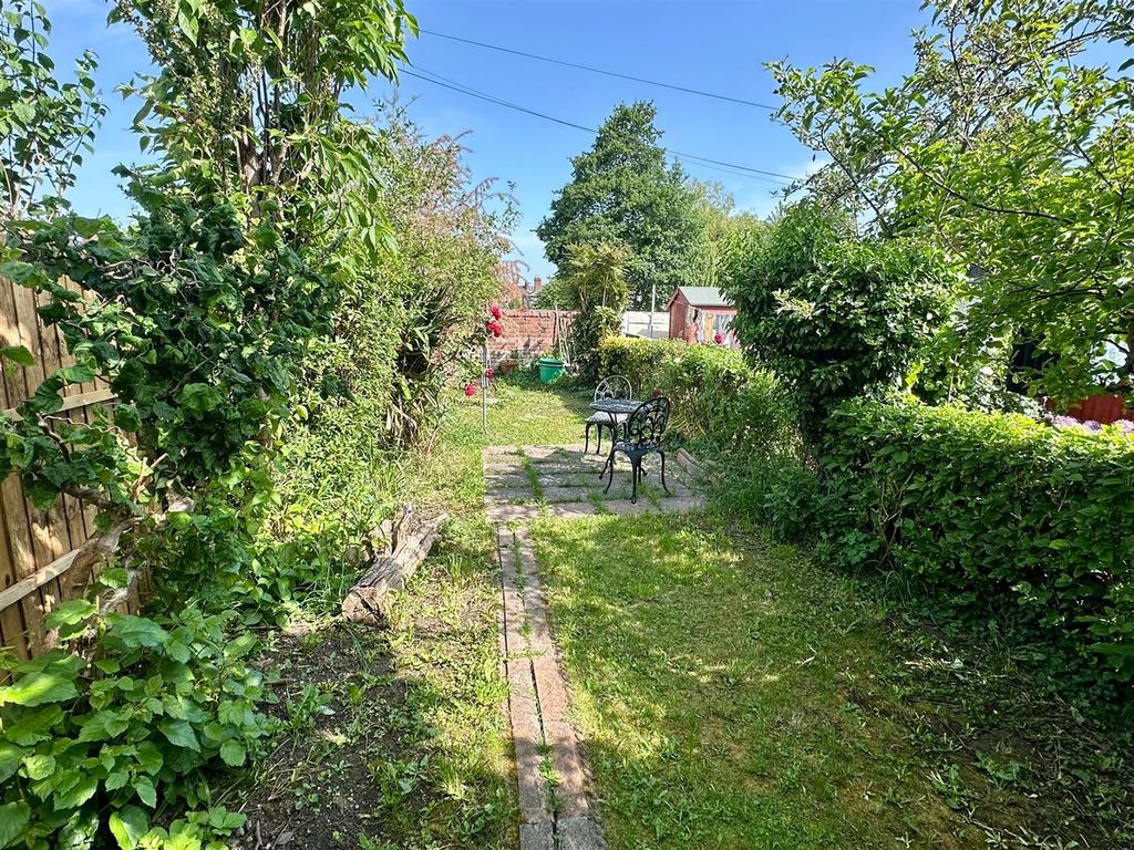 Property photo 2 of 12