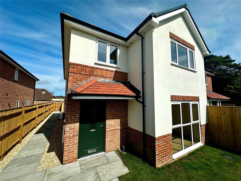 Property photo 2 of 13 Picture No. 21
