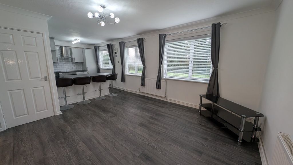 Property photo 2 of 7 Picture 2