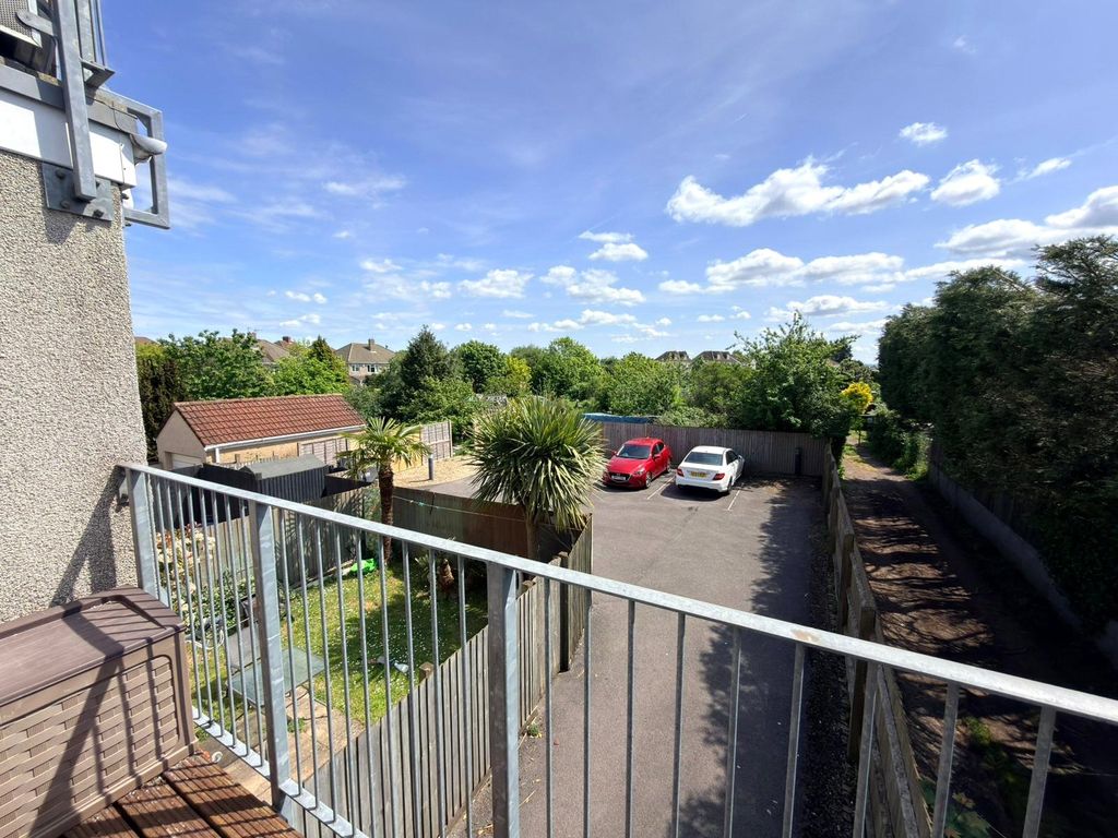 Property photo 3 of 16 Picture No. 24