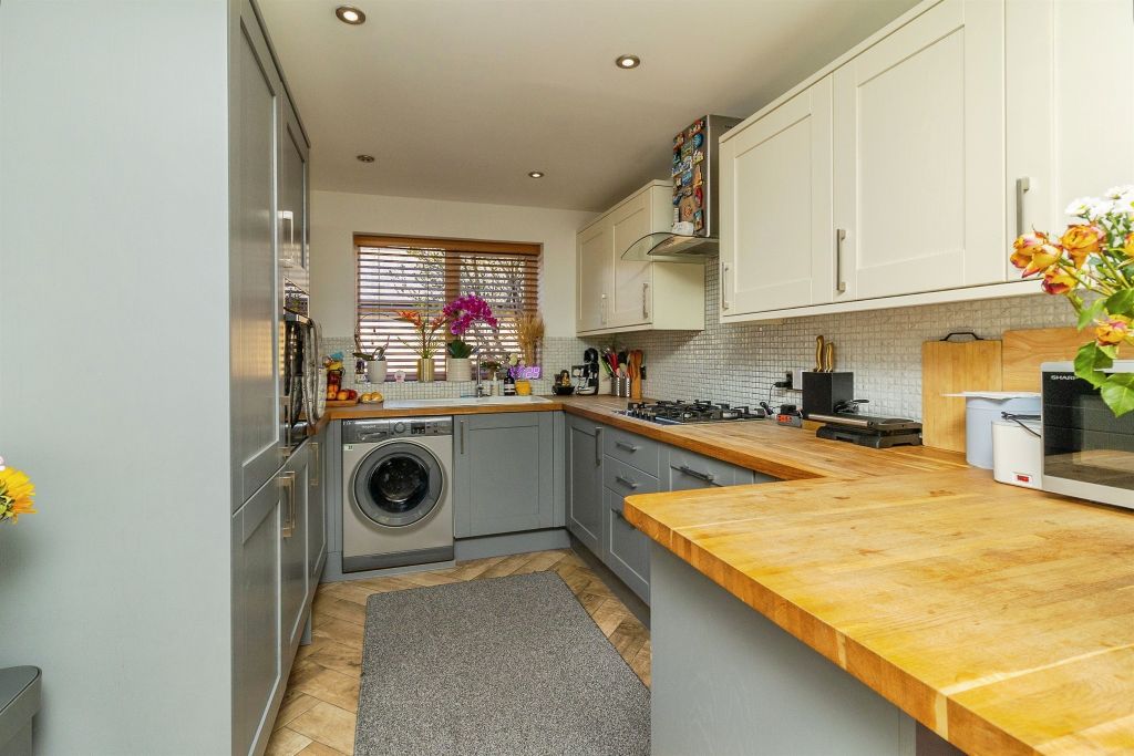 Property photo 2 of 16