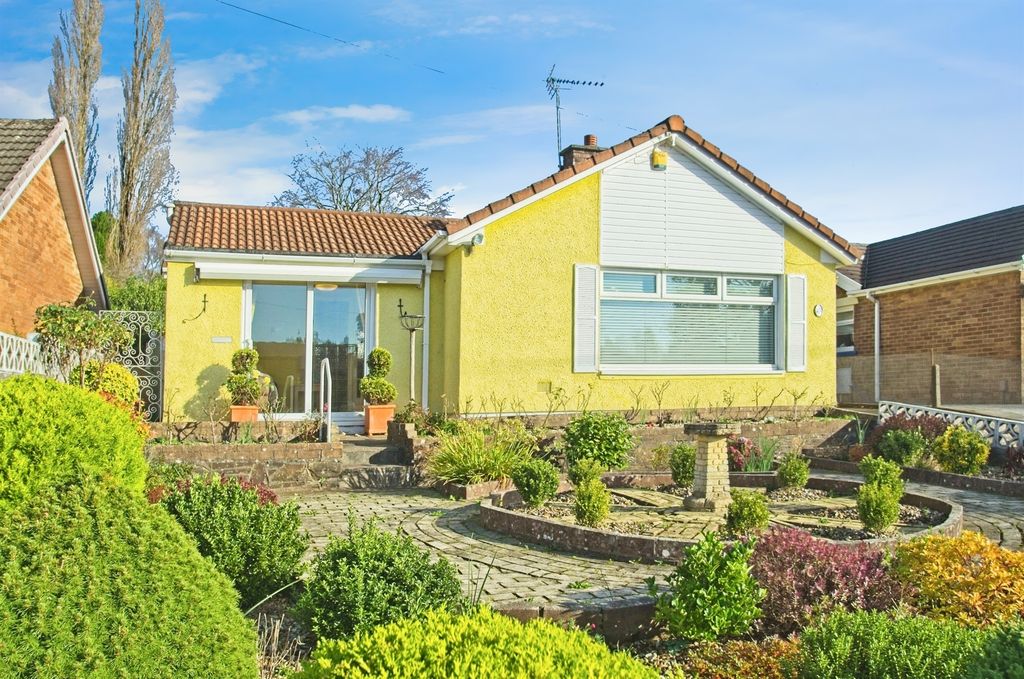 Property photo 2 of 34
