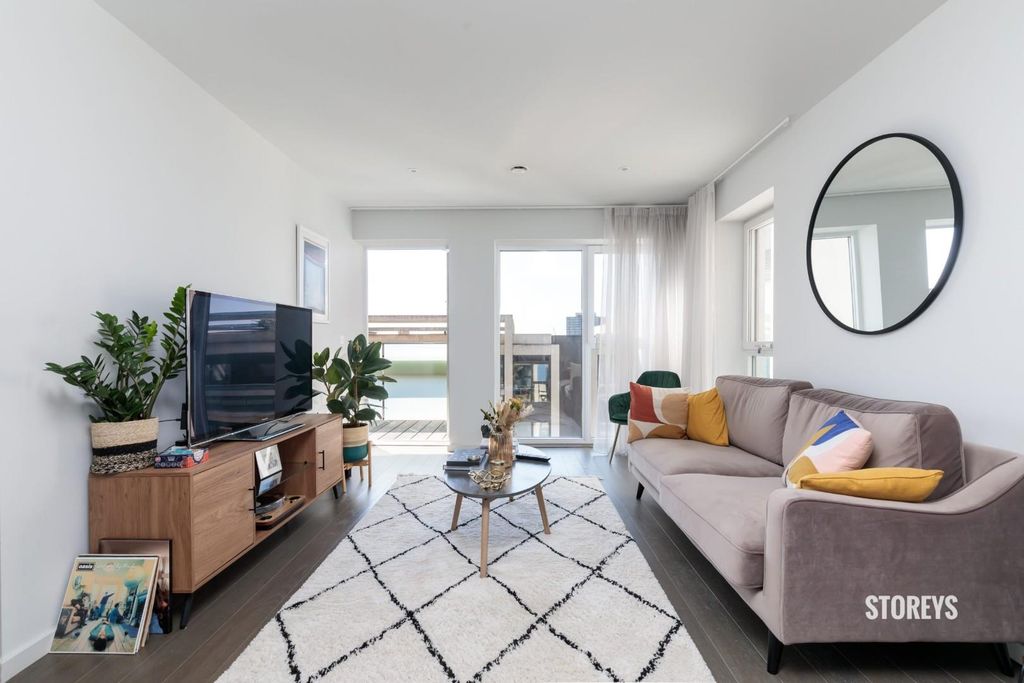 Property photo 2 of 19