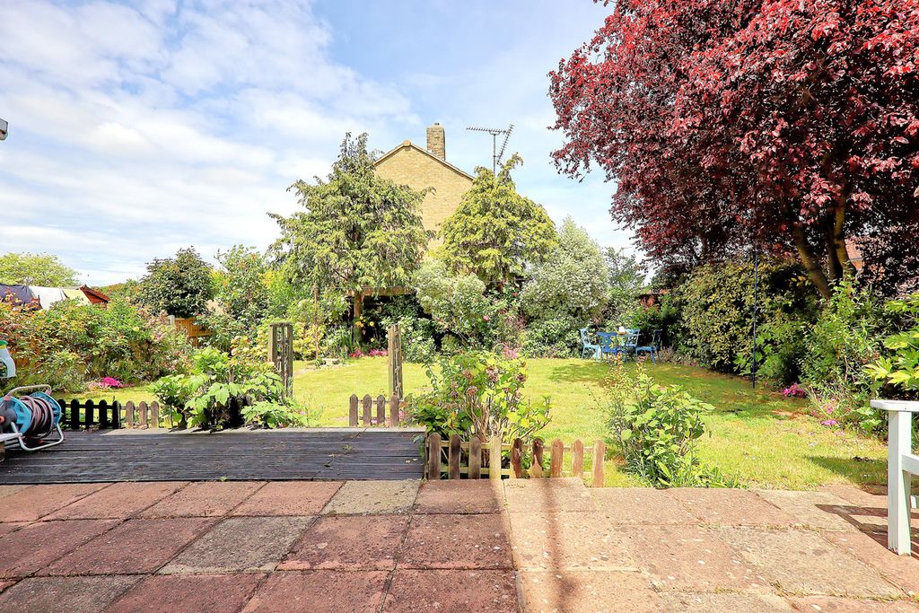 Property photo 2 of 18