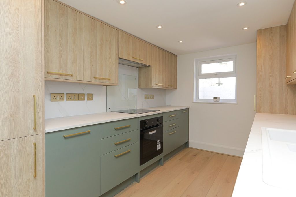 Property photo 3 of 15 Picture 3