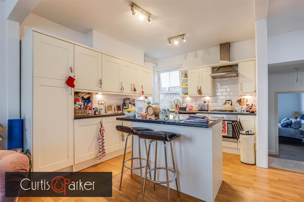 Property photo 3 of 10 842A3300Hdr.Jpg
