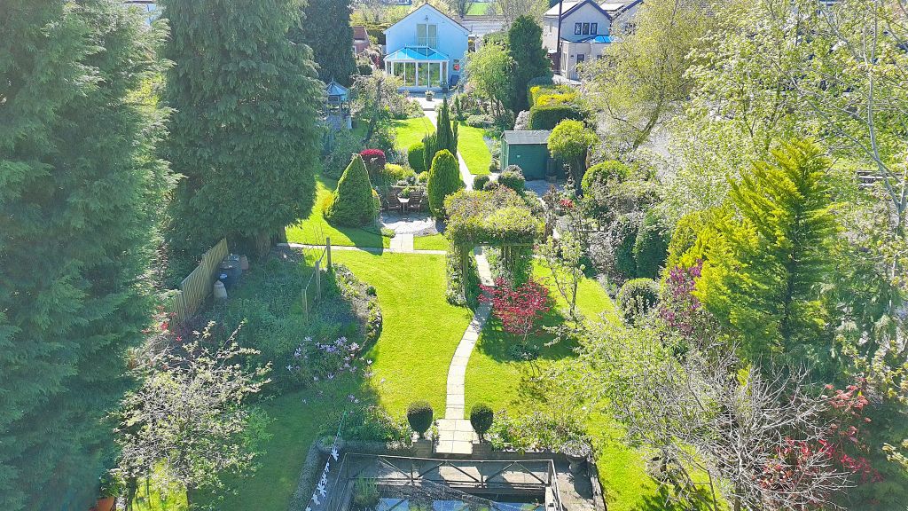 Property photo 2 of 34