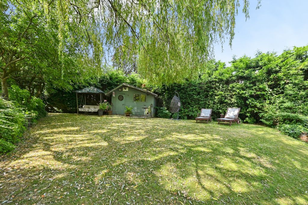 Property photo 2 of 35