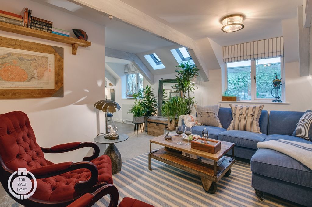 Property photo 1 of 8 Lounge - View 2