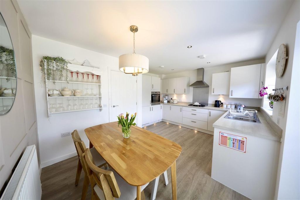 Property photo 2 of 20 Kitchen Diner