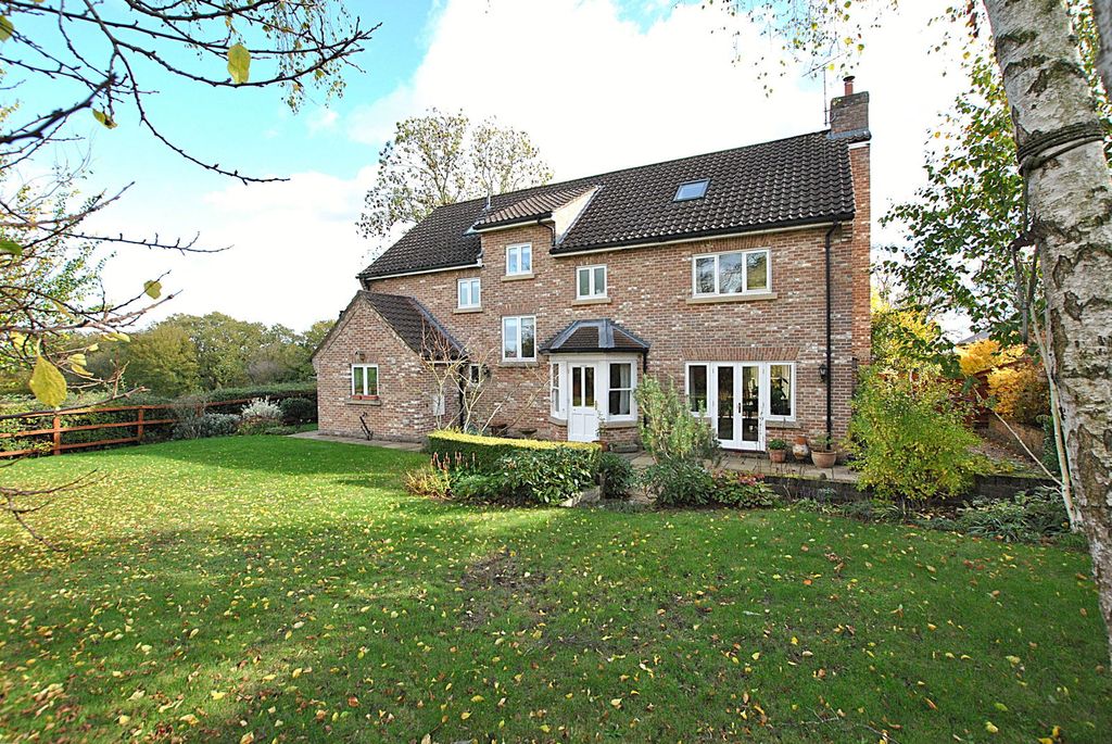 Property photo 1 of 27