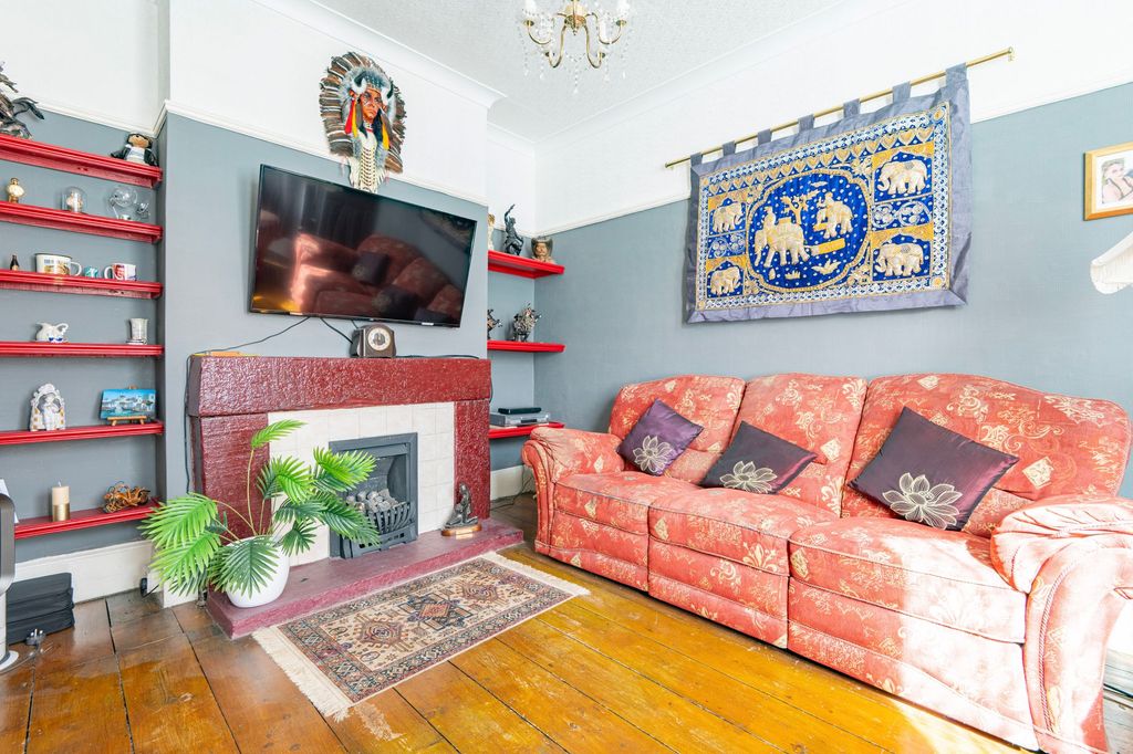 Property photo 2 of 15