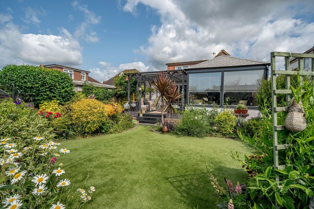 Property photo 2 of 24