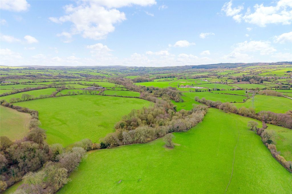 Property photo 3 of 8 Picture No. 18