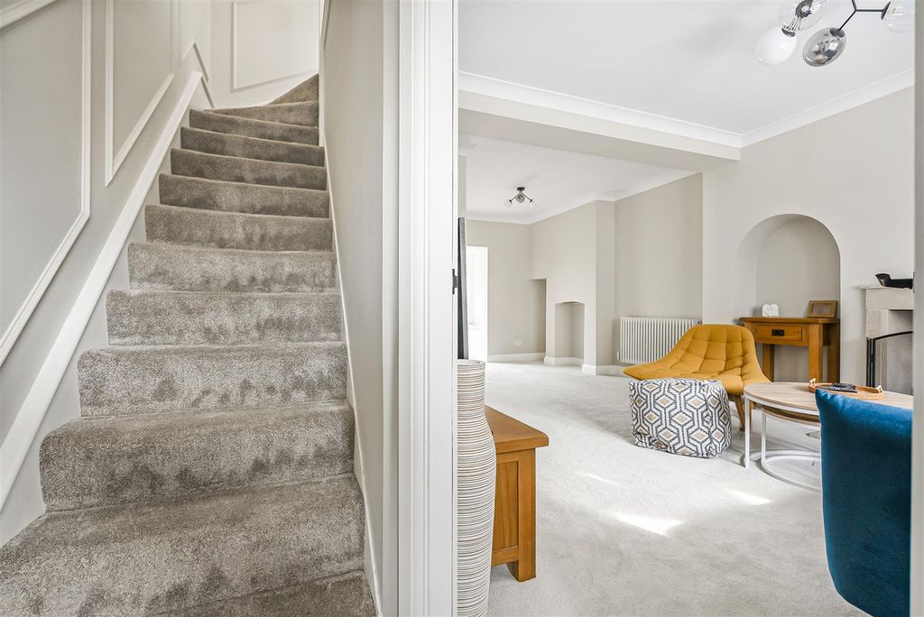 Property photo 2 of 28 68_76405.Jpg