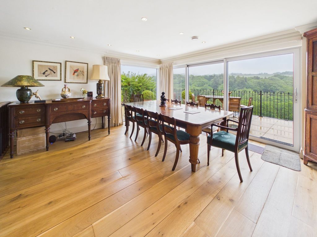 Property photo 2 of 59