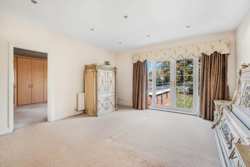 Additional image 12 of 5 bed detached house for saleMymms Drive, Brookmans Park AL9