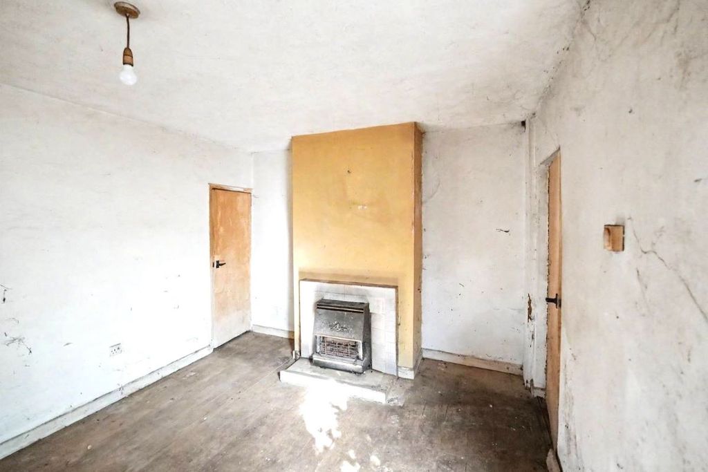 62 Pinegrove Road, Southampton SO19 photo 5