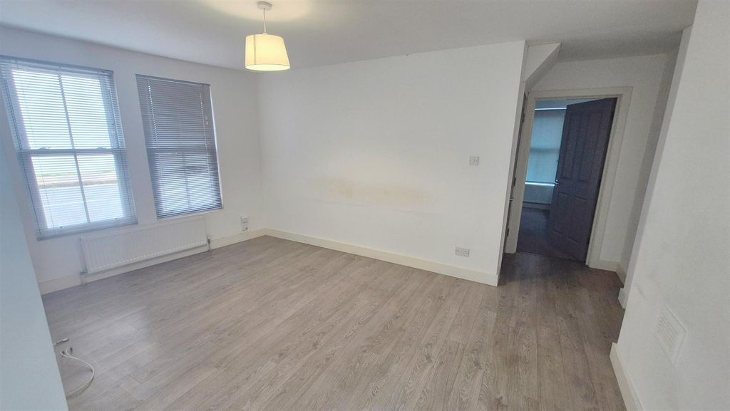 Property photo 3 of 5 Polish_20260401_154652911.Jpg