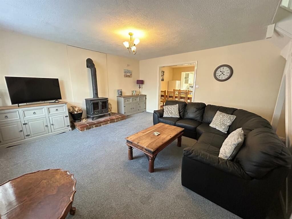 Property photo 3 of 19 Photo 2
