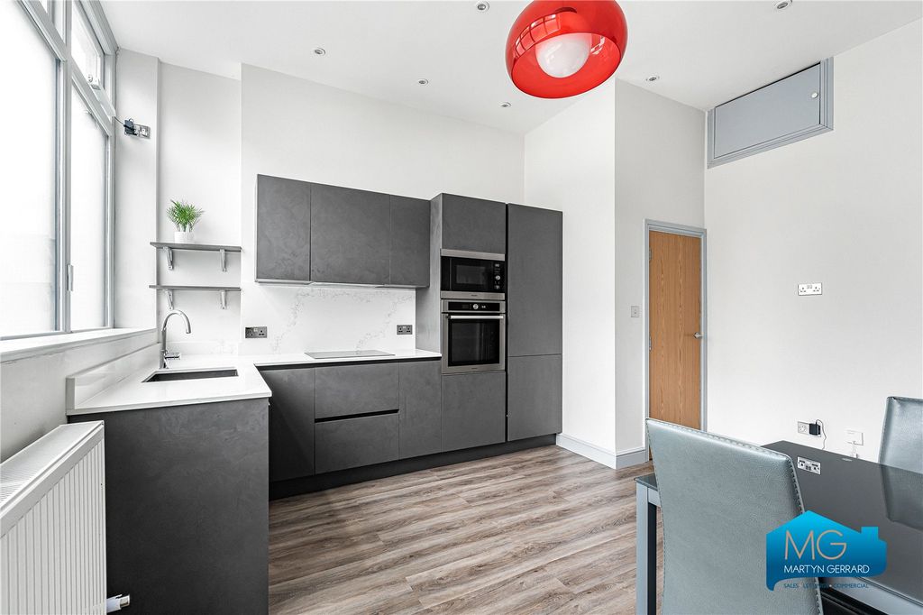 Property photo 1 of 16 Picture No. 14