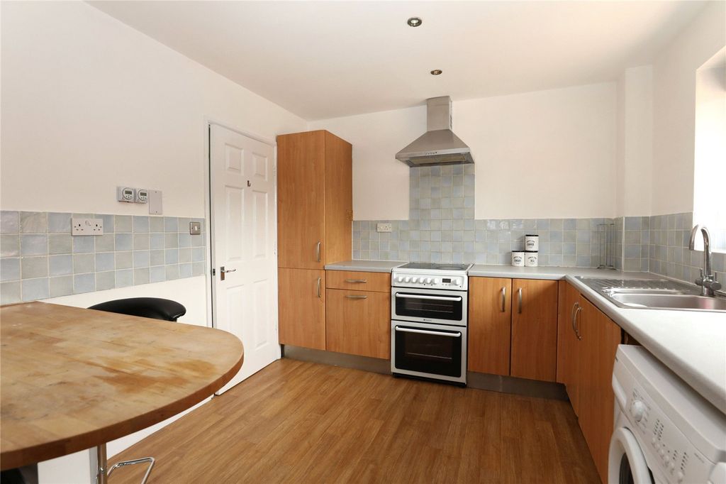 Property photo 3 of 16 Kitchen/Breakfast Rm