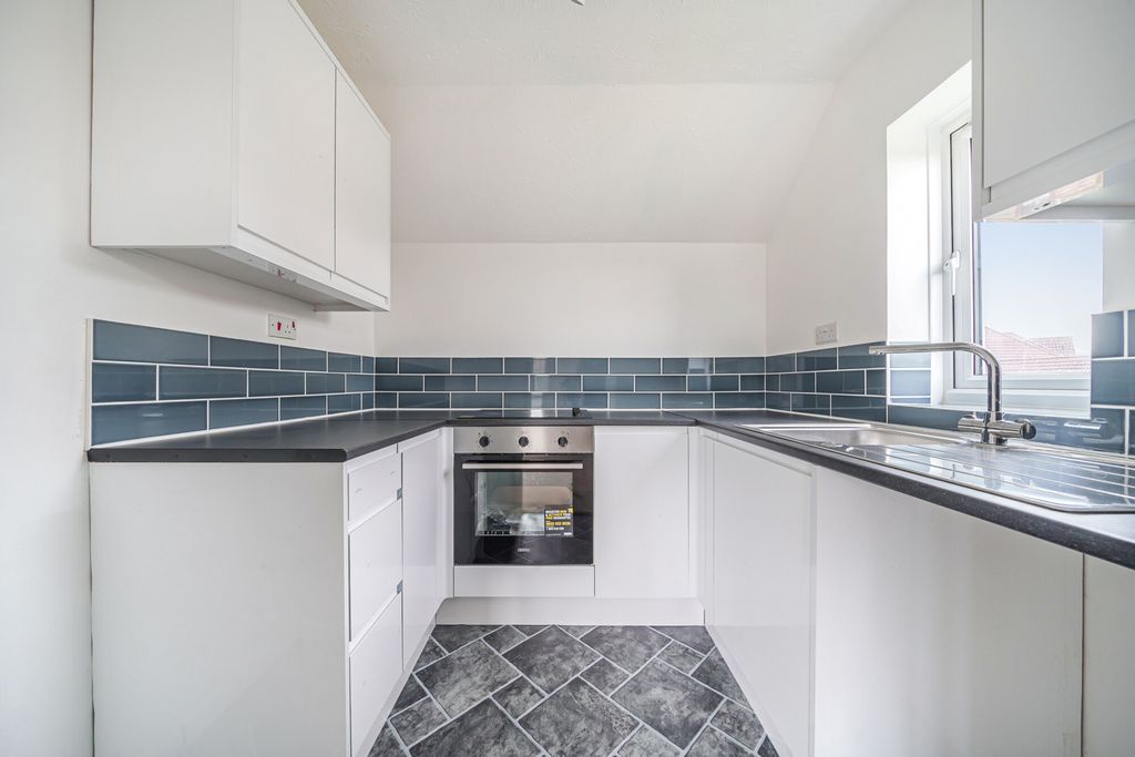 Property photo 3 of 14 Kitchen