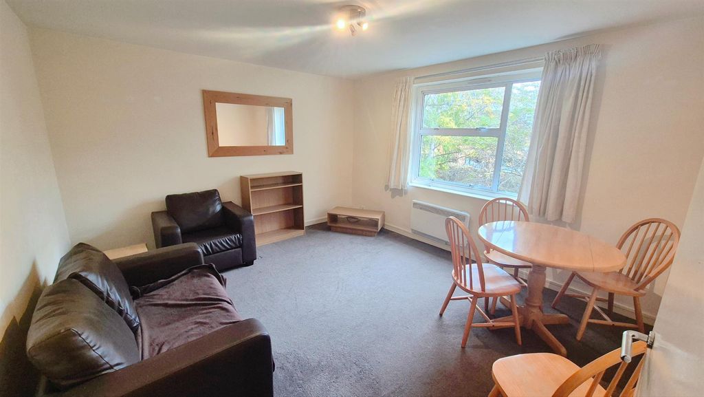 Property photo 2 of 4 Polish_20251030_143924320.Jpg