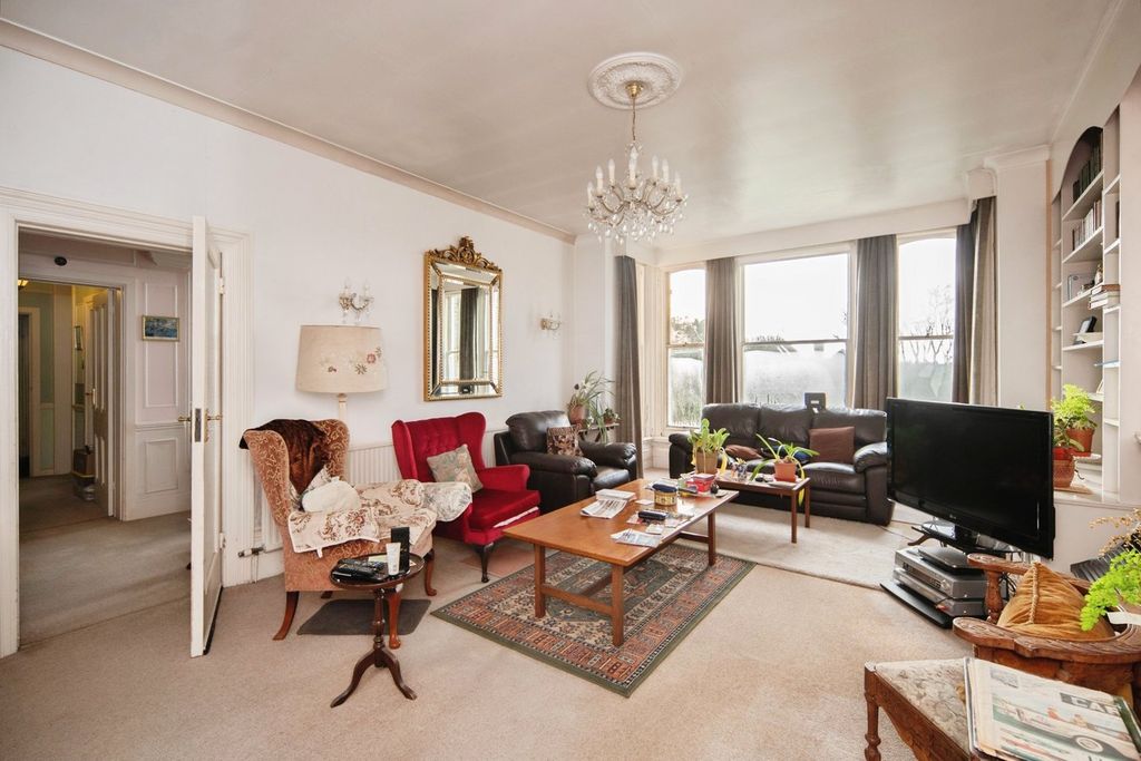 Property photo 3 of 21