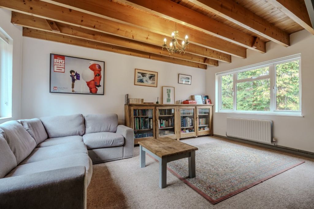 Property photo 3 of 34