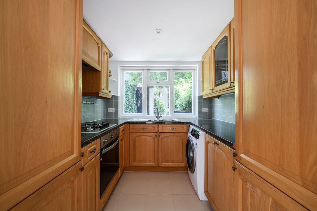 Property photo 3 of 16 Kitchen
