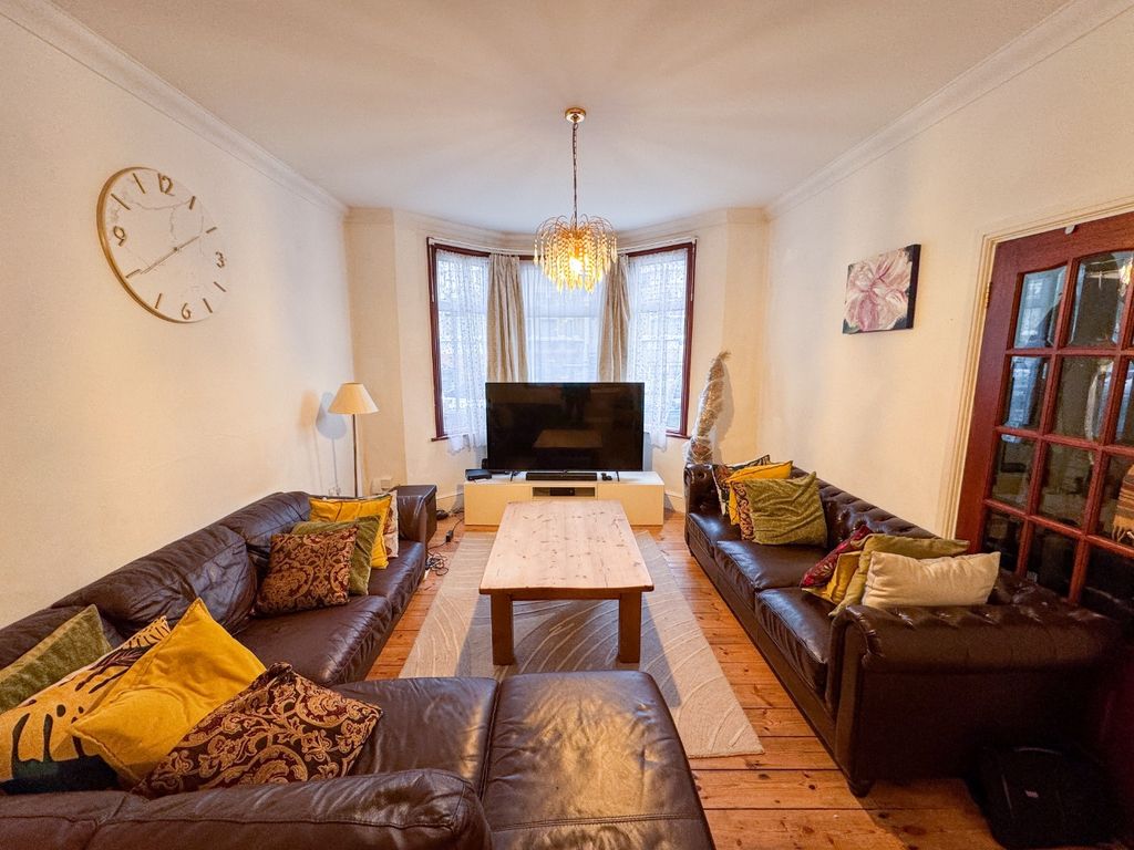 Property photo 2 of 15 69573