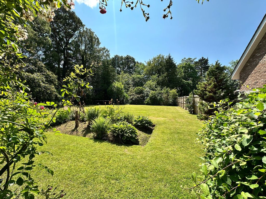 Property photo 2 of 40 Garden