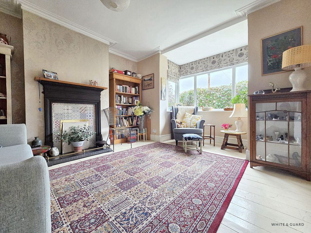 Property photo 3 of 17