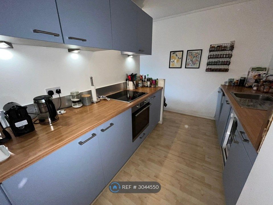 Property photo 3 of 20 Kitchen